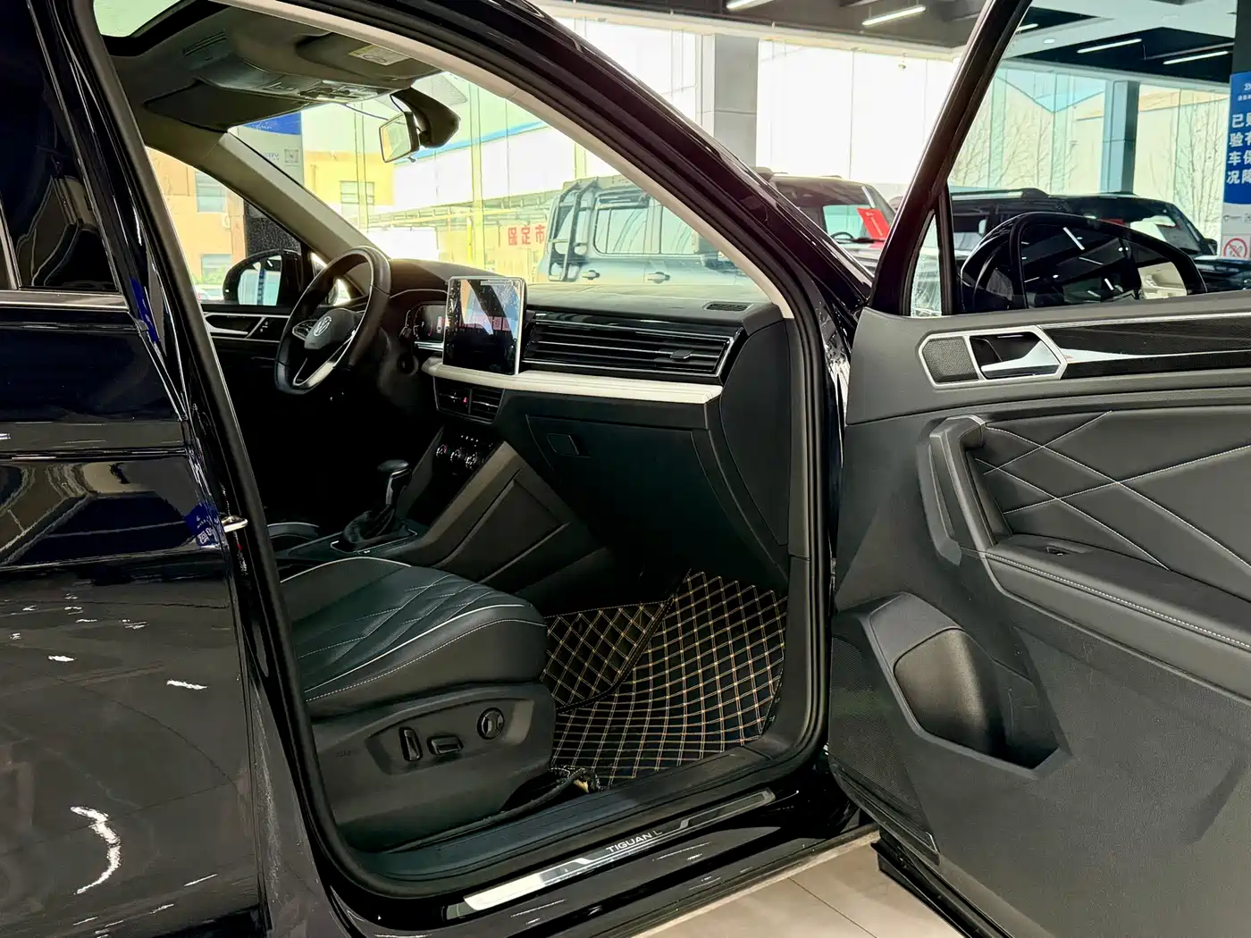 Volkswagen Tiguan L 2023 280TSI 2WD Trend Limited Edition фото 8
