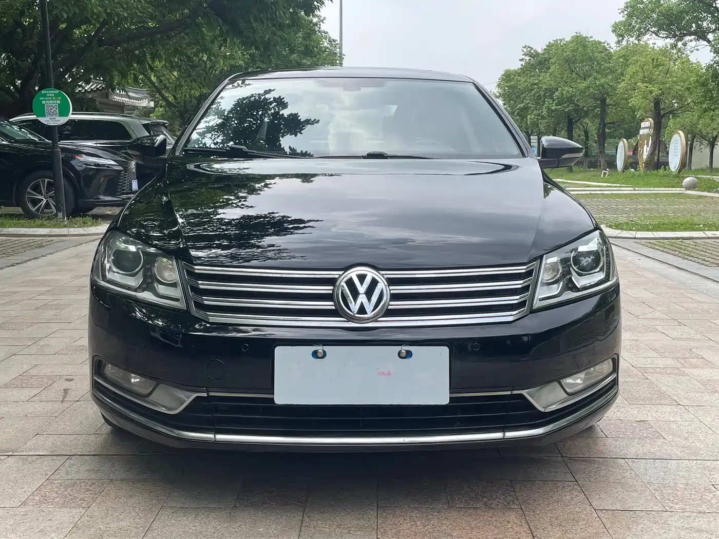 Volkswagen Magotan 2012 Facelift 2.0TSI Premium фото 2