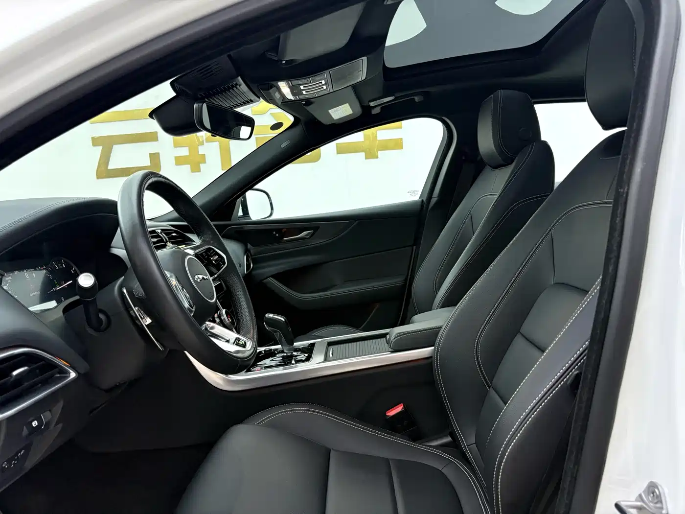 Jaguar XEL, миниатюра 9