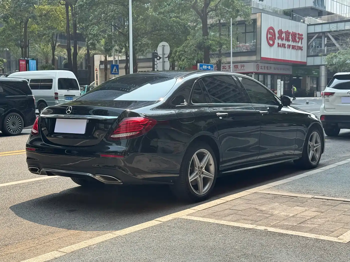 Mercedes-Benz E-Class 2019 Facelift E 300 L Sport Fashion фото 8