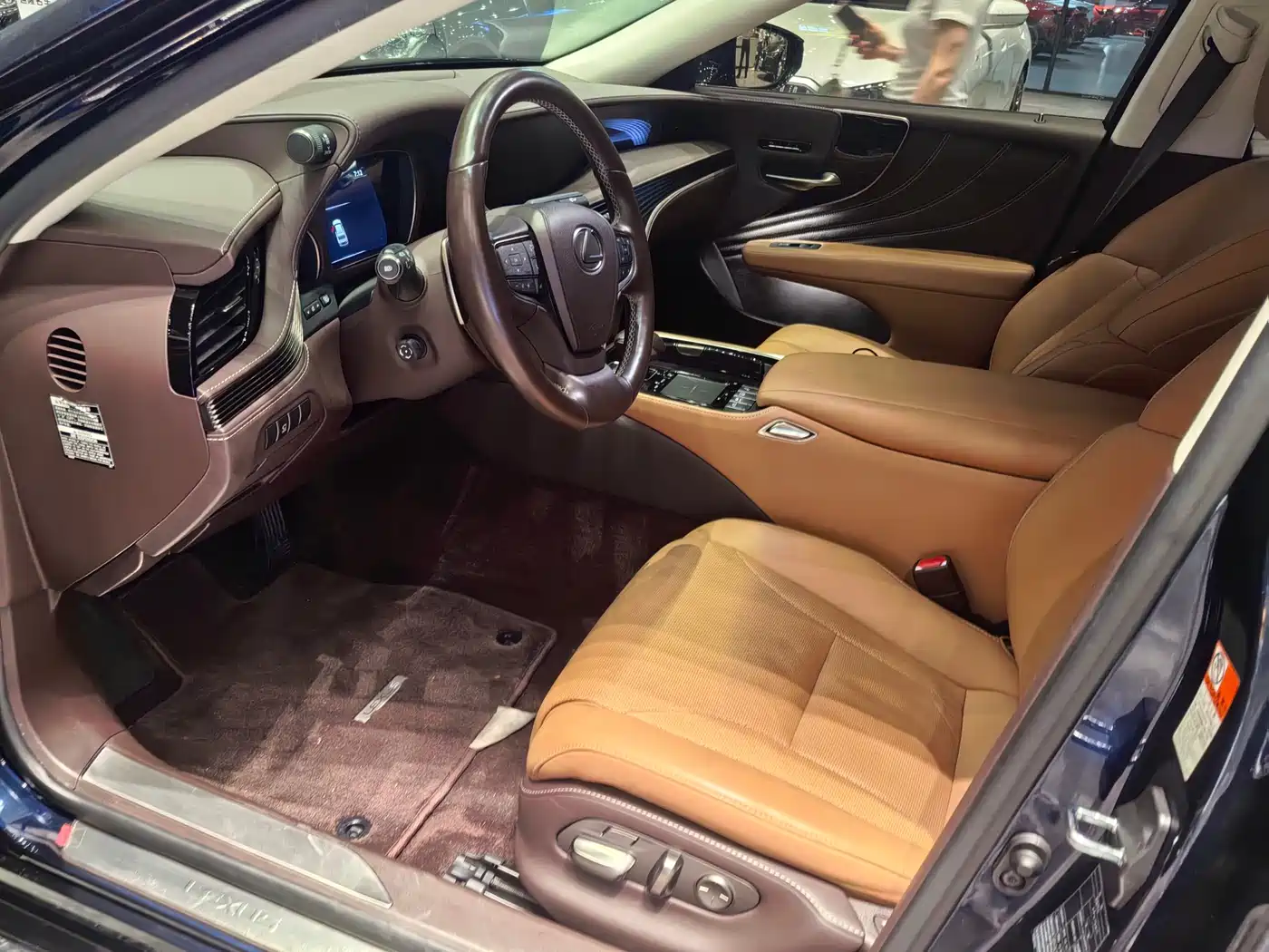 Lexus LS 2020 500h Excellence (China VI) фото 5