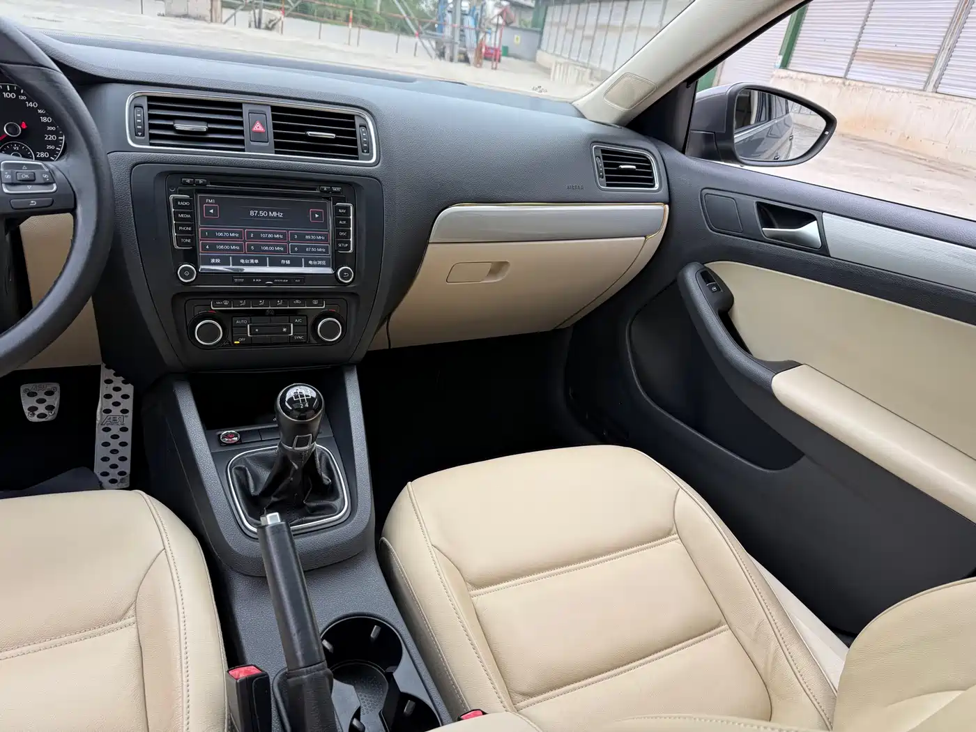 Volkswagen Sagitar 2012 1.4TSI Manual Luxury фото 13