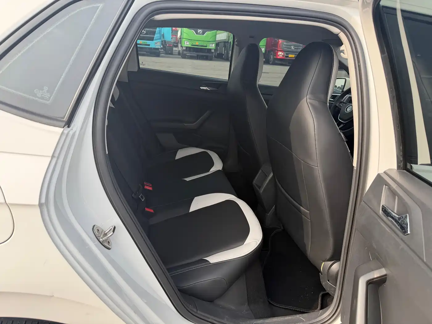Volkswagen Polo 2019 Plus 1.5L Automatic Colorful Tech Edition фото 7