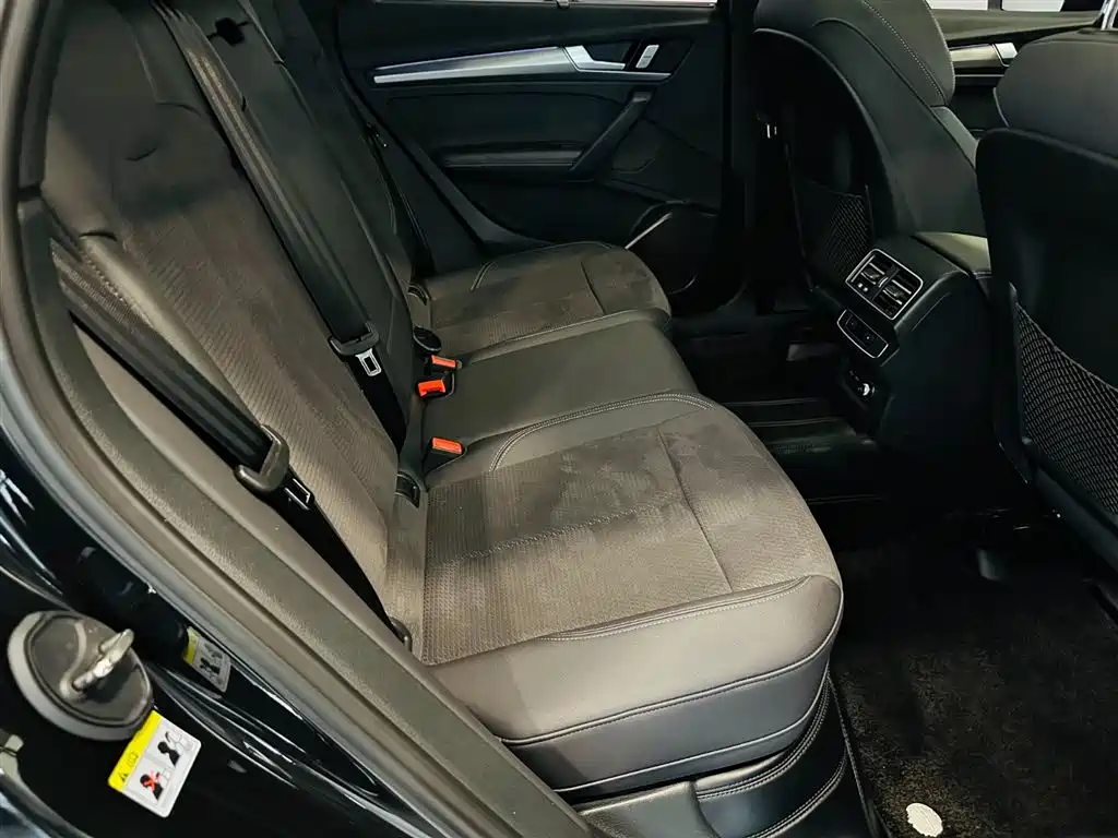 AUDI Q5L SPORTBACK