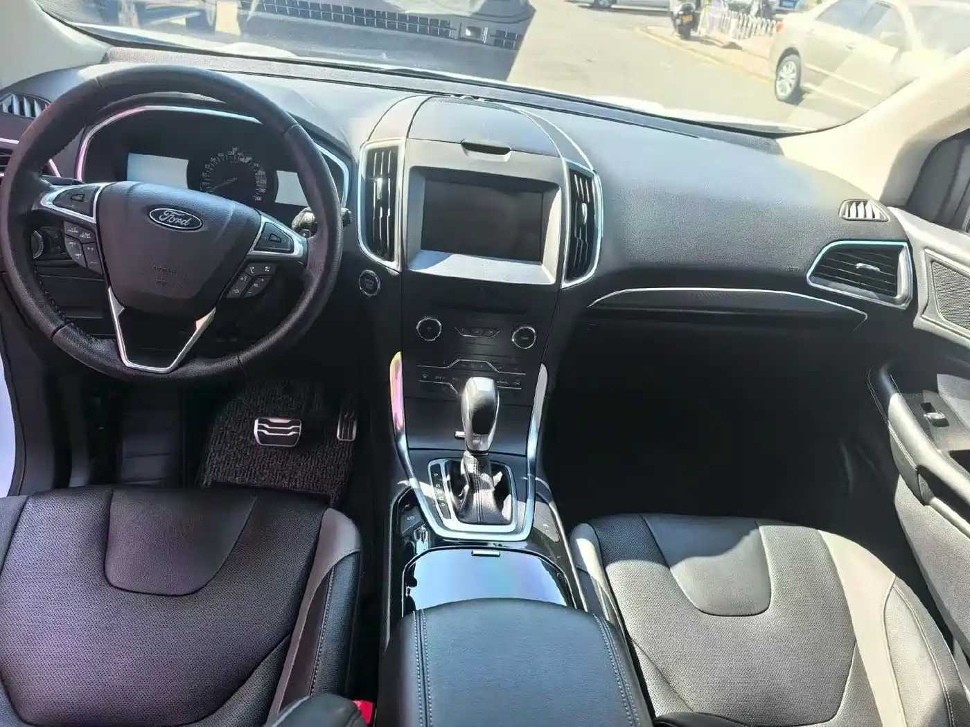 Фото 3 - Ford Edge