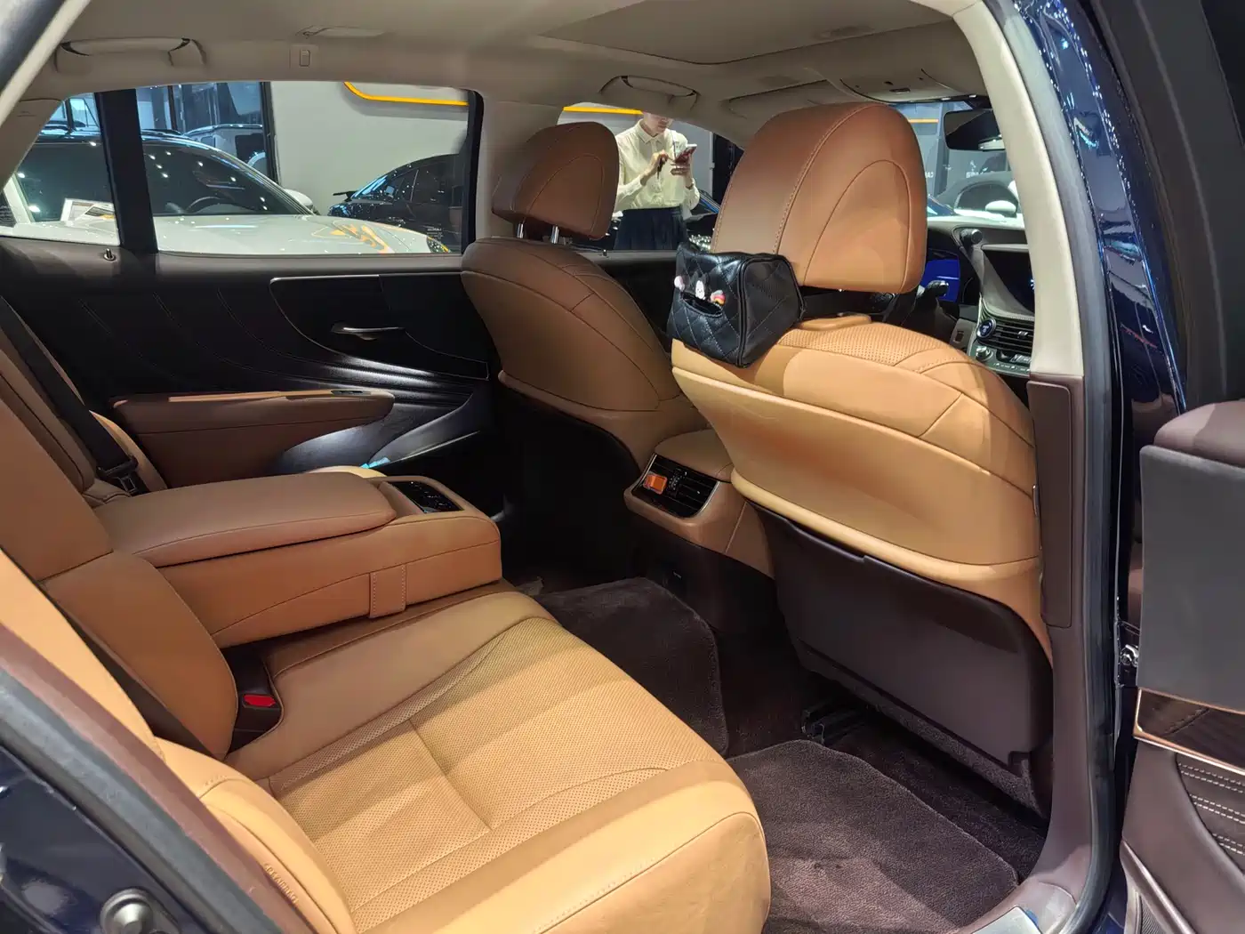 Lexus LS 2020 500h Excellence (China VI) фото 7