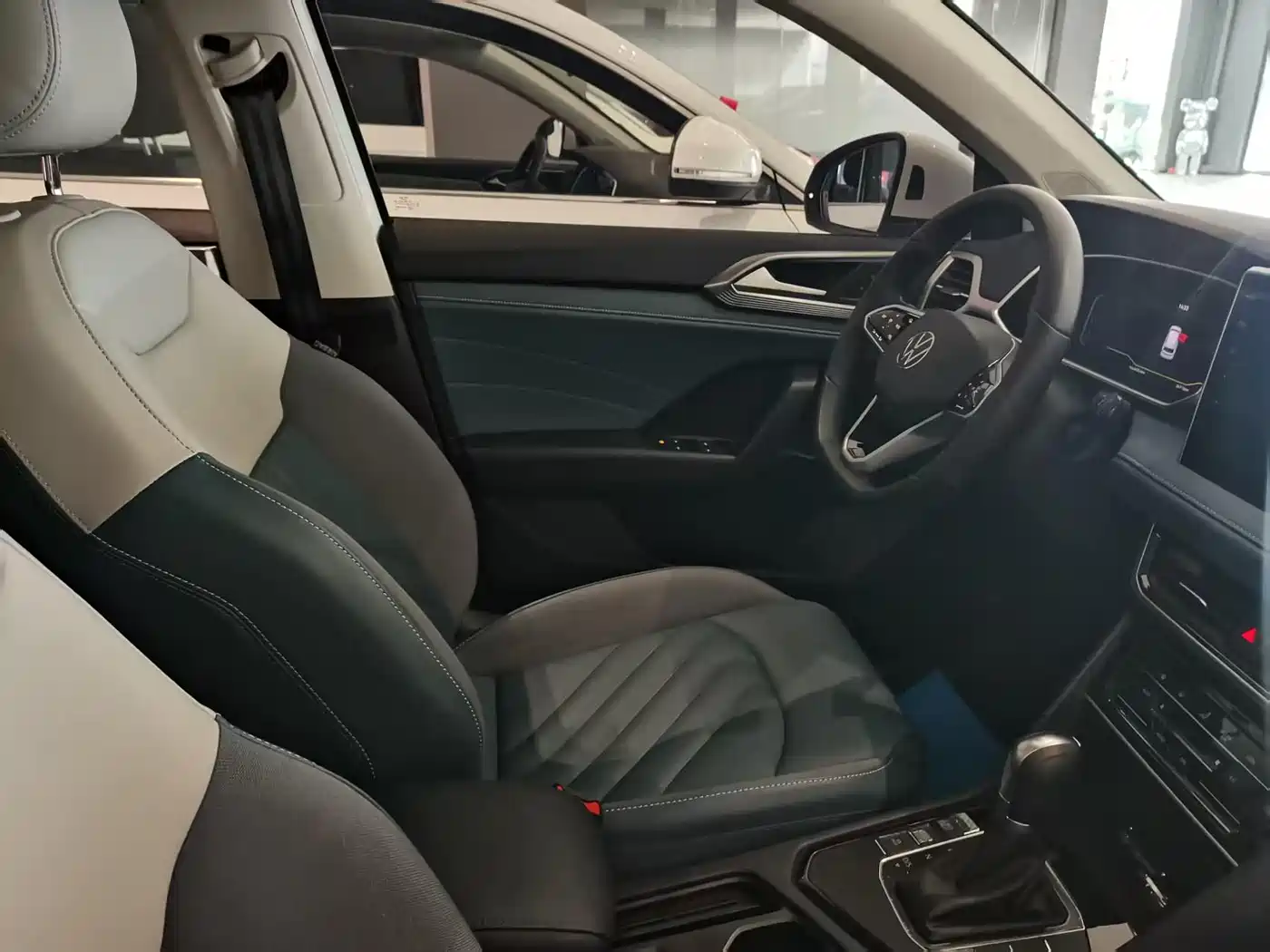 Volkswagen Tharu 2023 300TSI 2WD Full Moon Edition фото 6