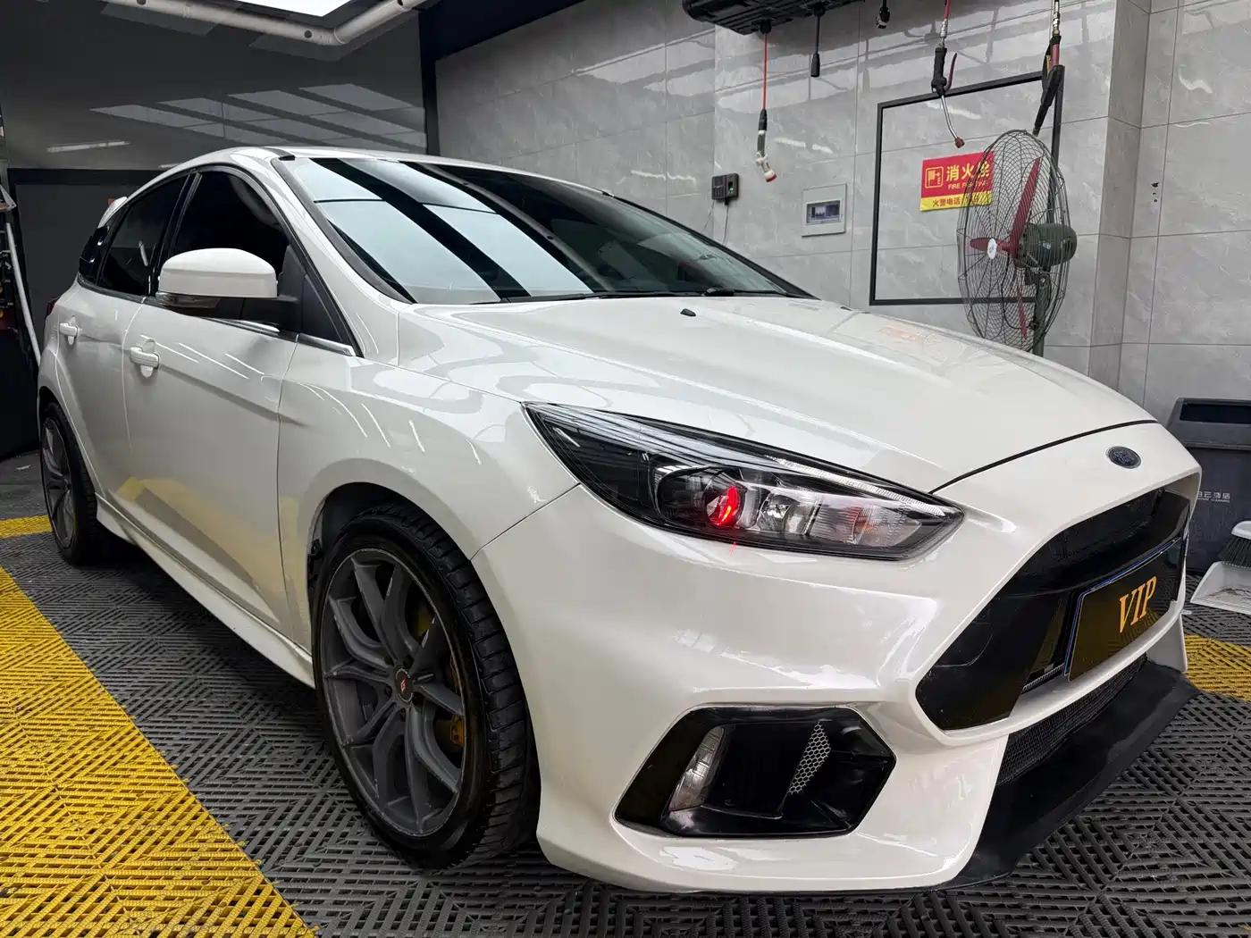 Фото 3 - Ford Focus