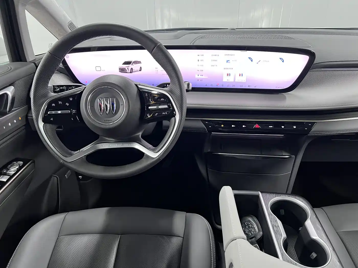 Фото 15 - Buick GL8