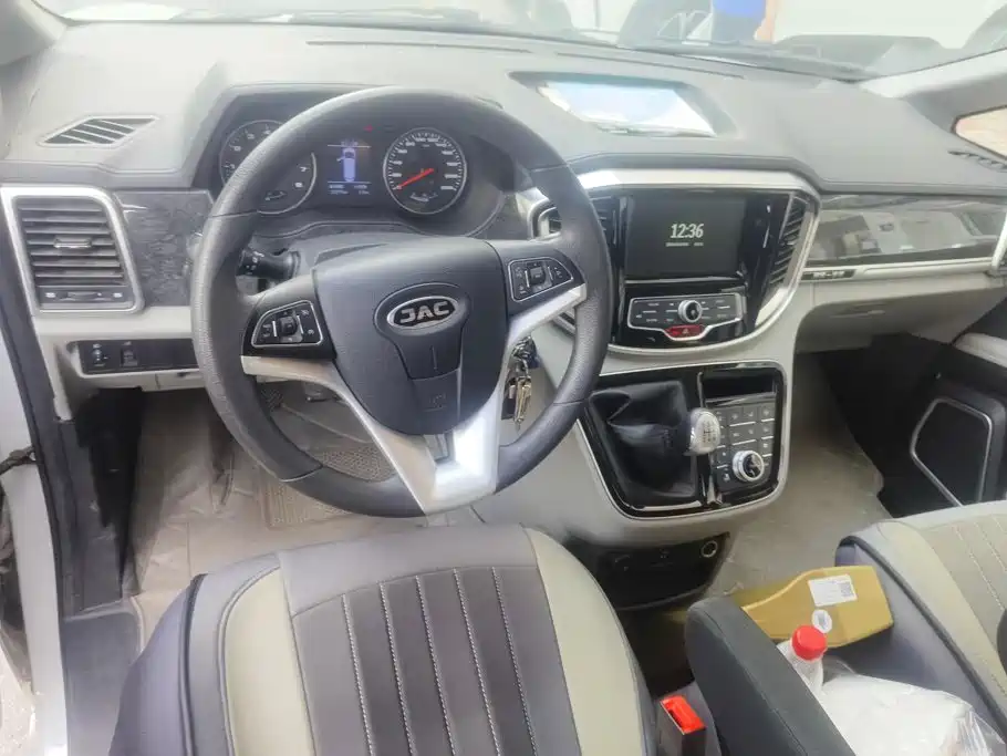 JAC Refine Refine M4 2017 2016 2.0L Manual Luxury
