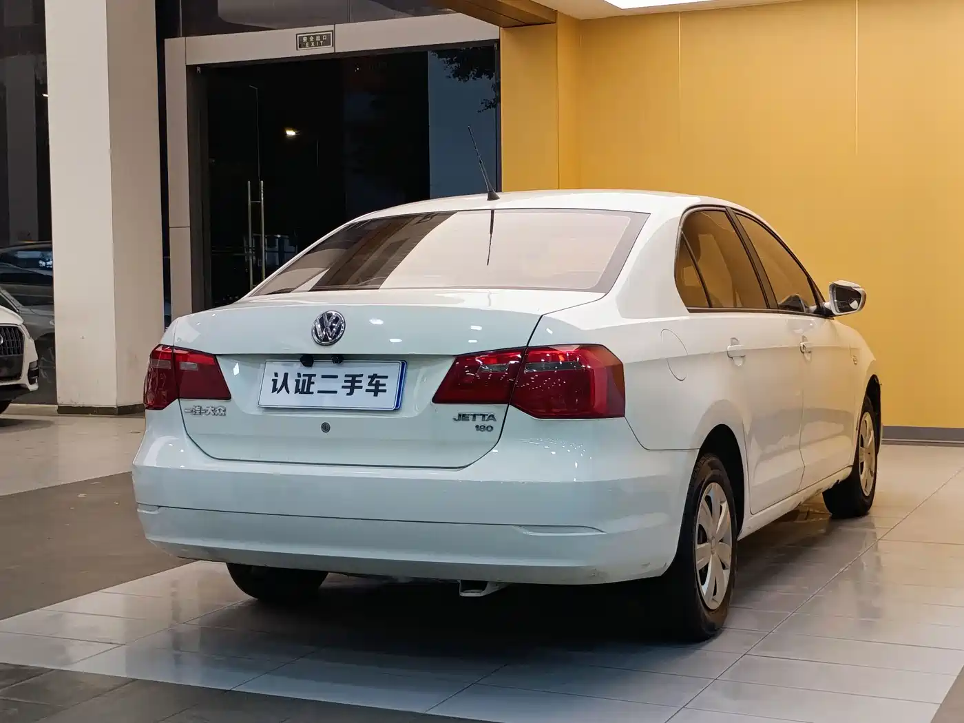 صورة 33 - Volkswagen Jetta