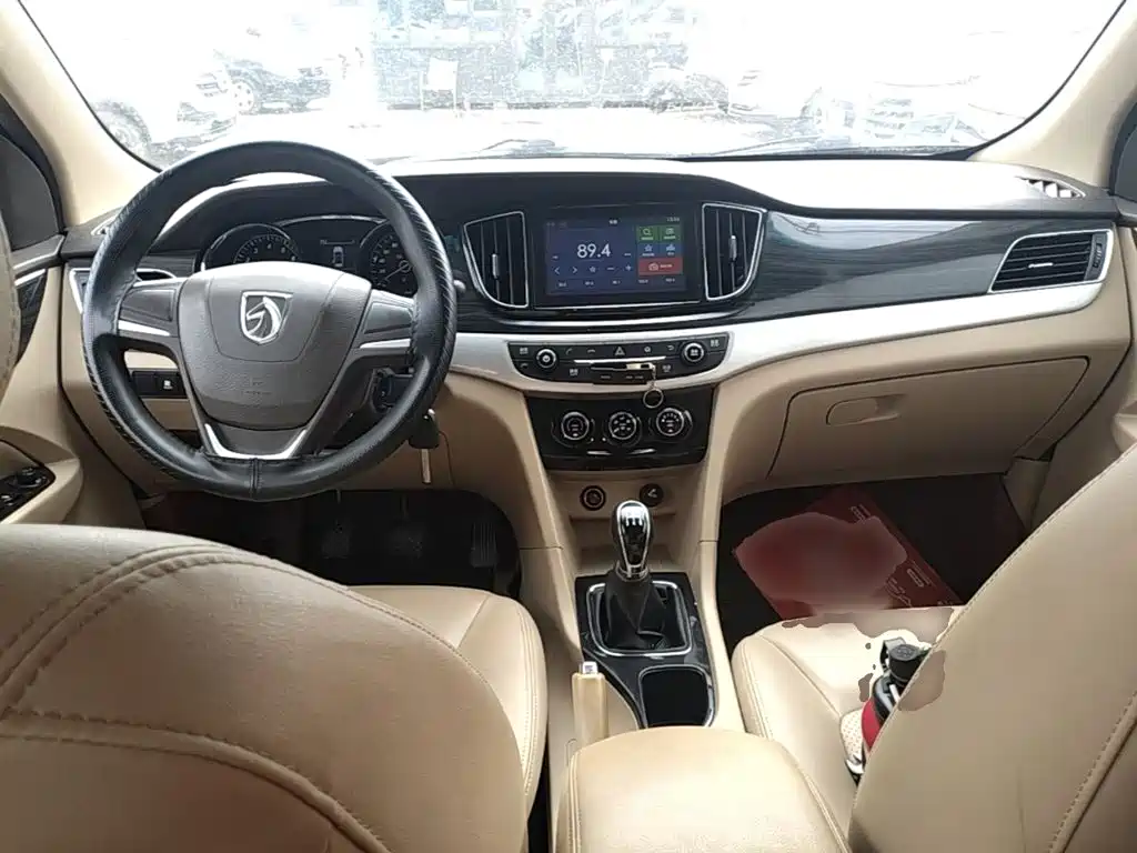 Photo 10 - Baojun 730