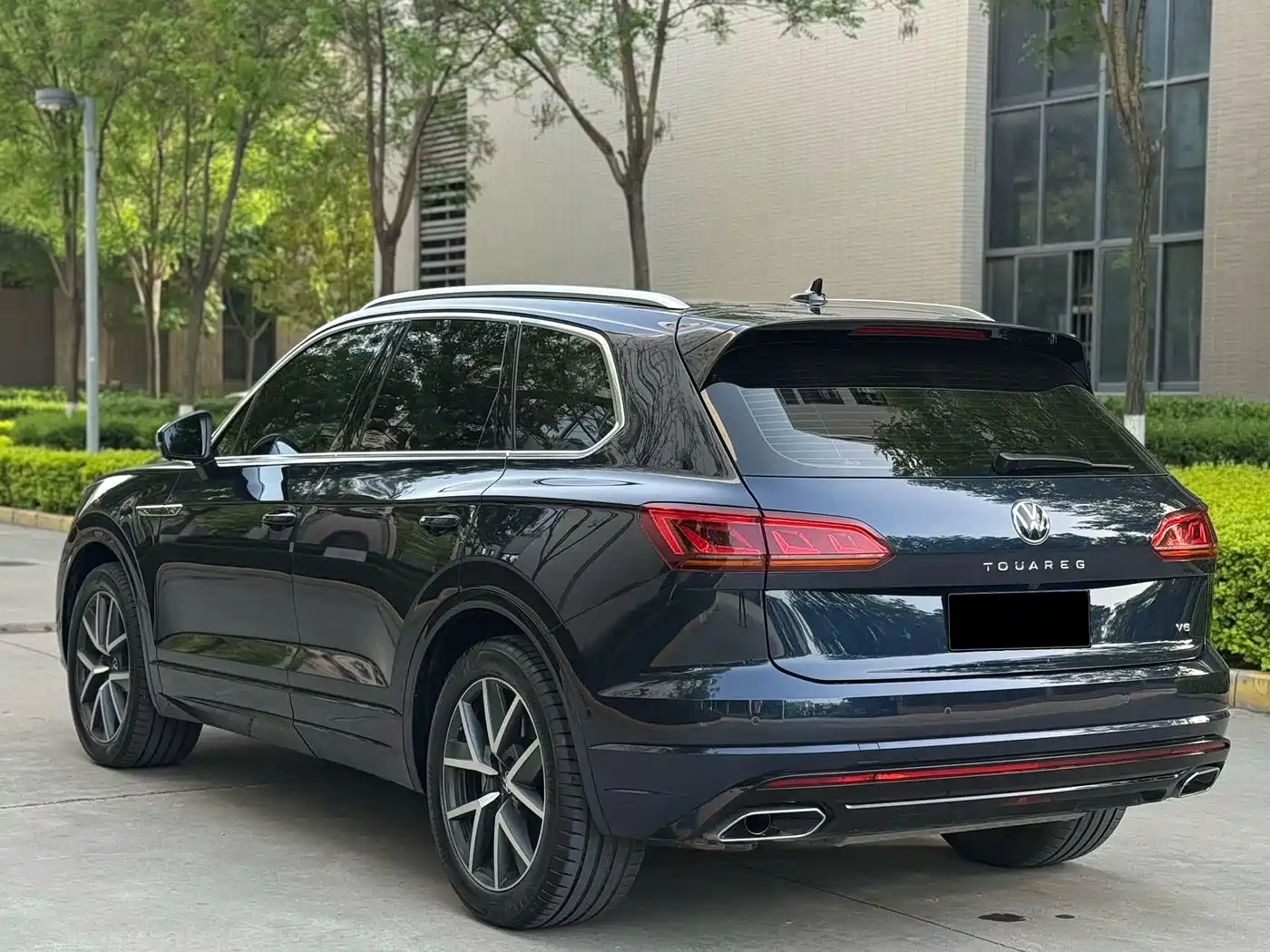 VOLKSWAGEN TOUAREG