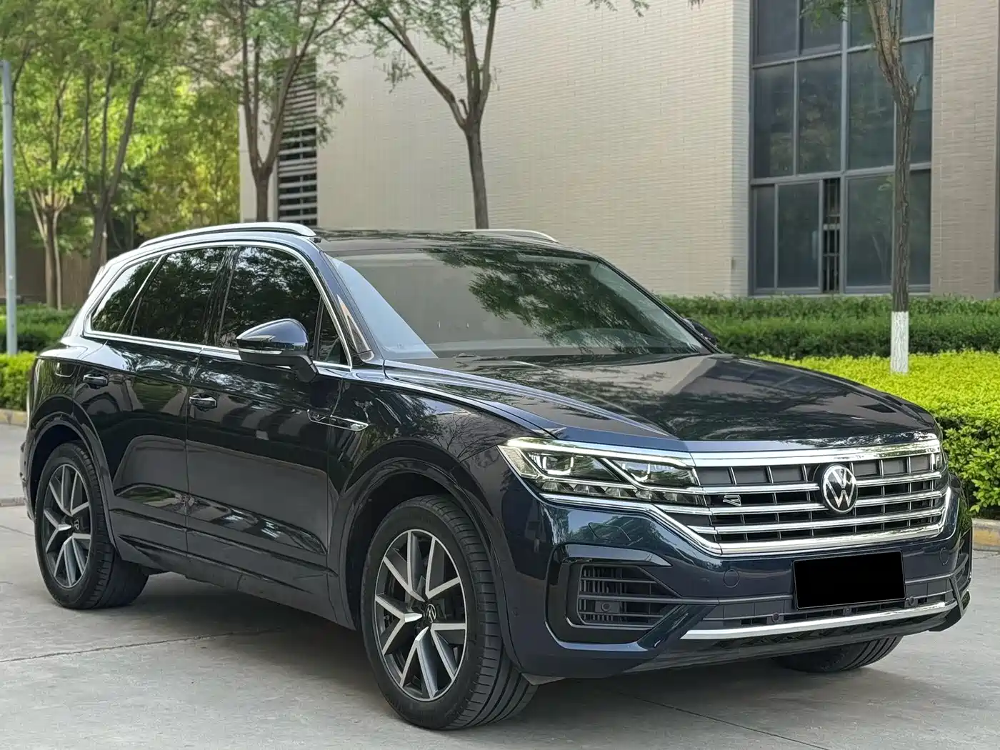 VOLKSWAGEN TOUAREG