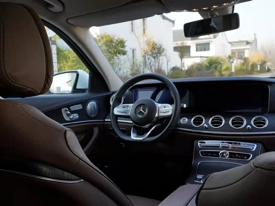 Mercedes-Benz E-Class 2020 E 300 L Sport Fashion Model фото 37