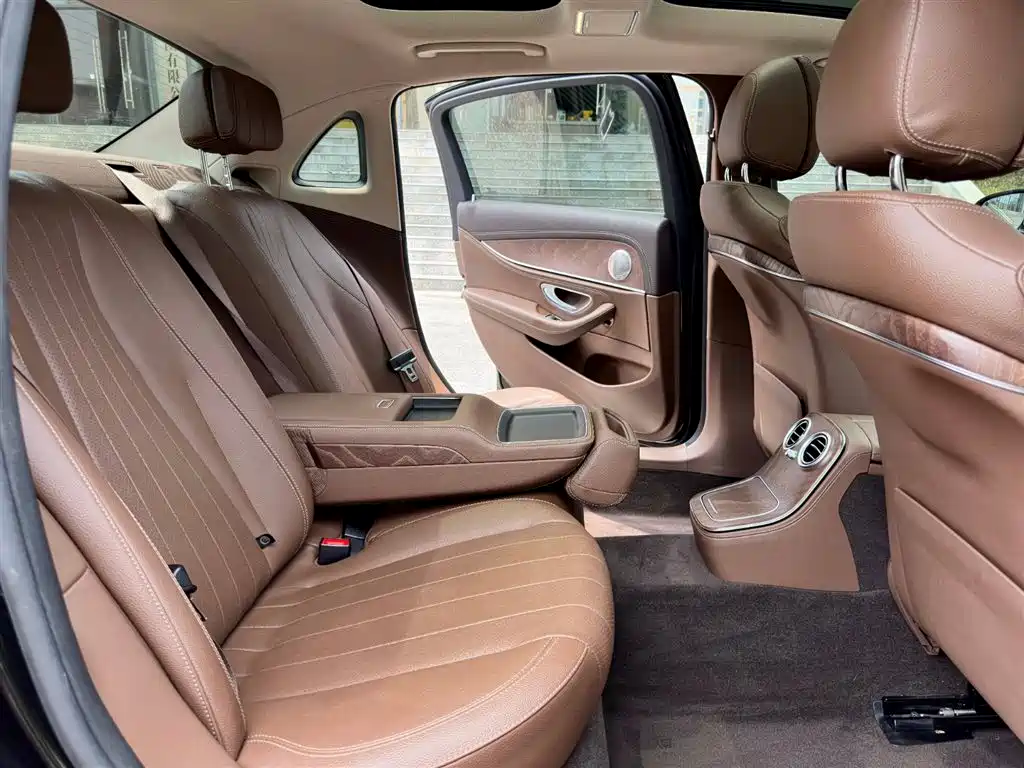 Mercedes-Benz E-Class 2021 E 300 L Fashion фото 13