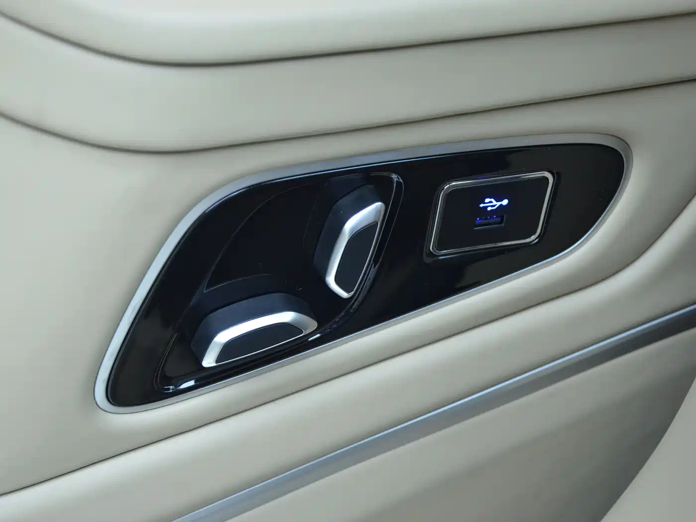 Buick GL8 2025 Land Business Class Comfort DG Edition фото 9