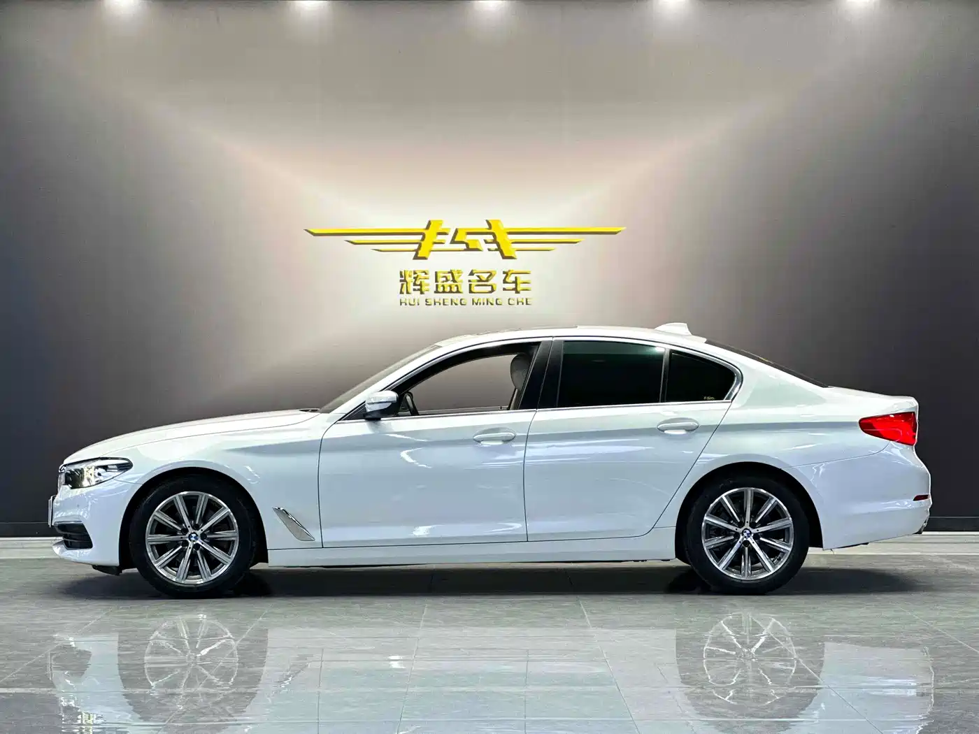 BMW 5 Series (Import) 2018 530i M Sport Package фото 3