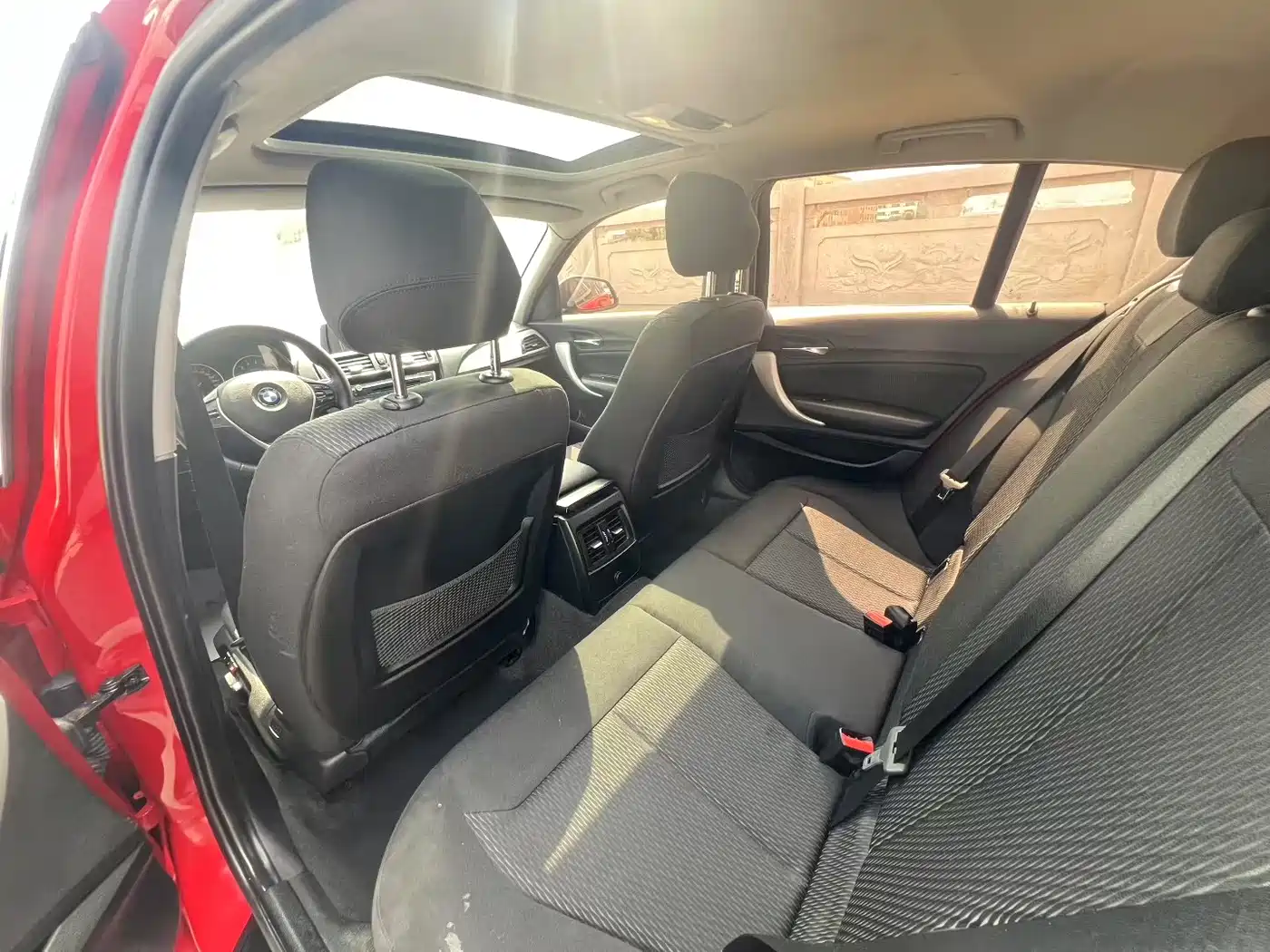 BMW 1 Series (Import) 2015 120i Leading фото 5