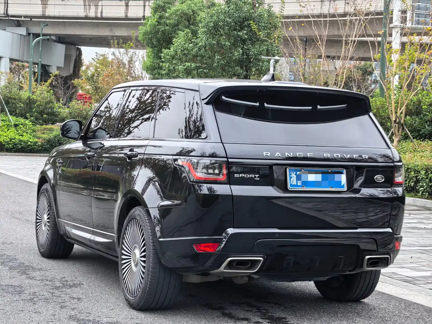 Land Rover Range Rover Sport 2020 3.0 L6 HSE DYNAMIC фото 4