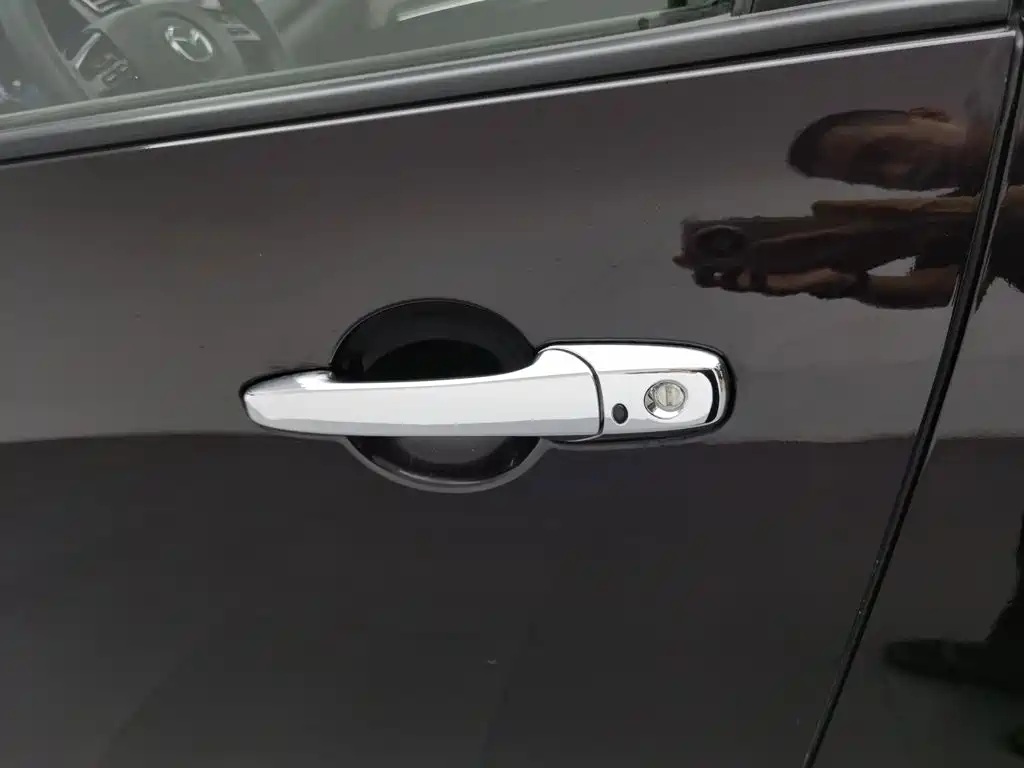 Mazda 8 2016 2015 2.5L Navigator Edition