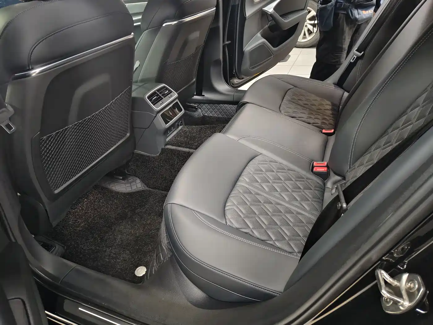 Audi A6L 2026 2025 45 TFSI quattro Premium Sport