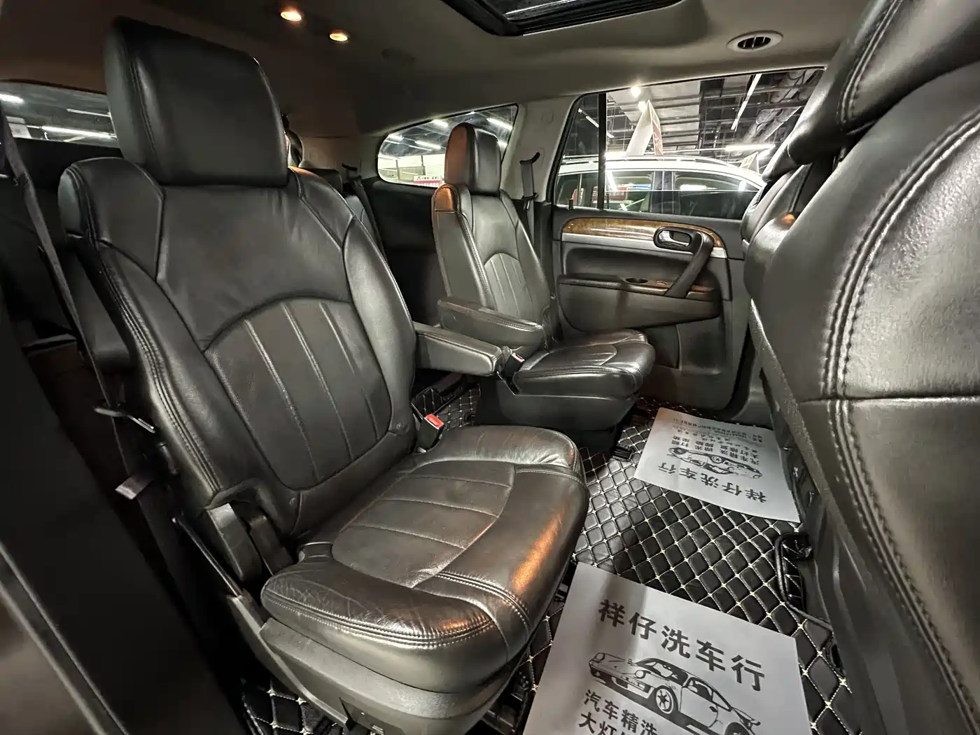 Buick Enclave 2010 3.6L Elite Edition фото 11