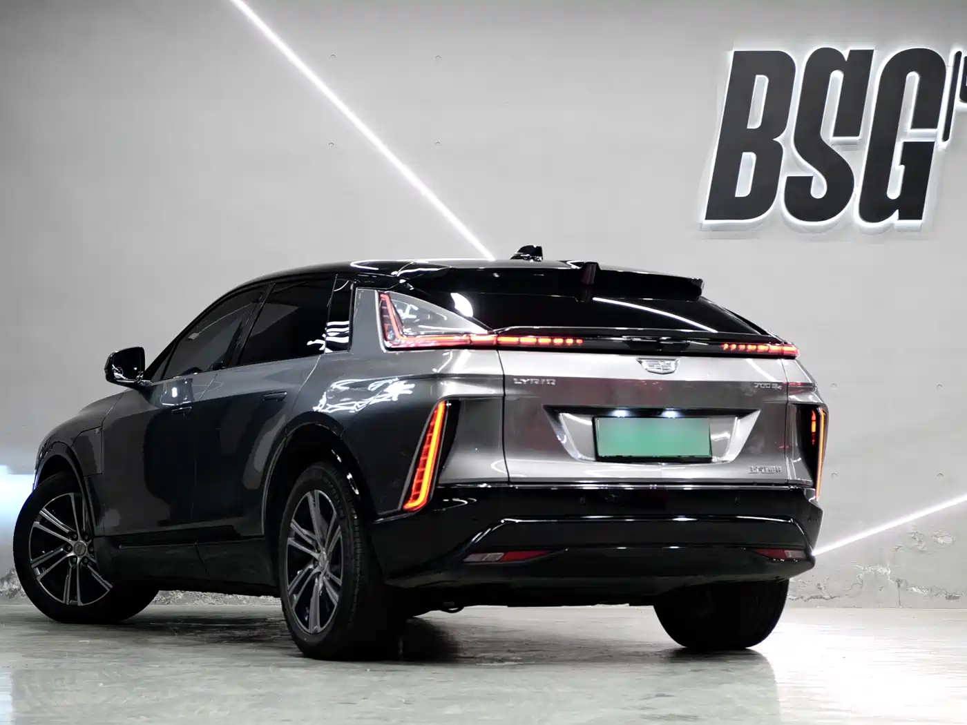 Cadillac IQ Rui Ge 2022 All-Wheel Drive High Performance Premium Edition фото 3