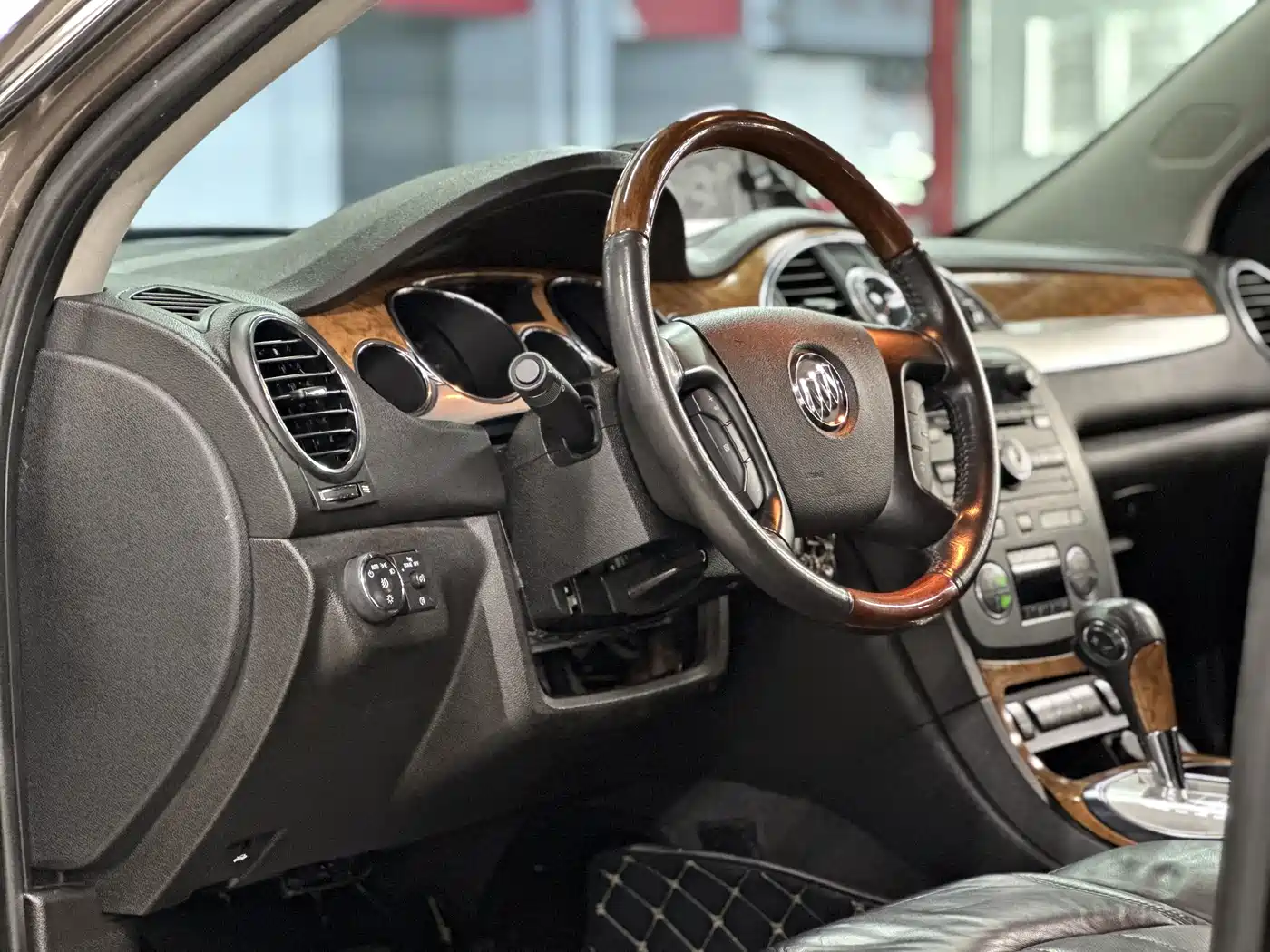 Buick Enclave 2010 3.6L Elite Edition фото 25