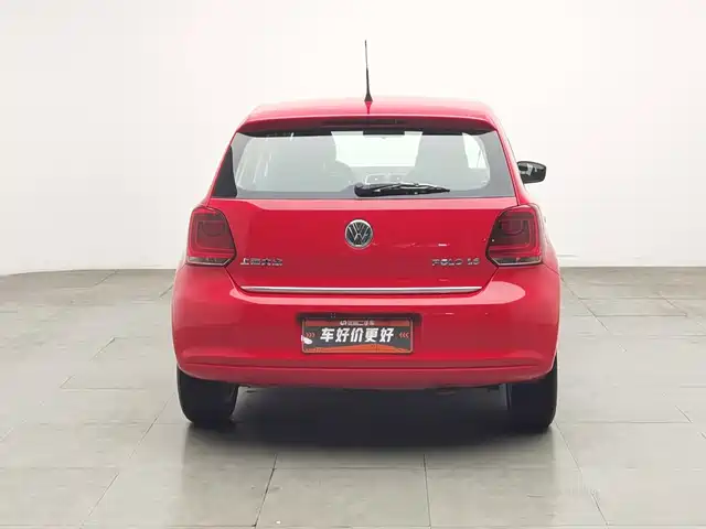 Volkswagen Polo 2013 1.6L Automatic Luxury Edition — фото 4