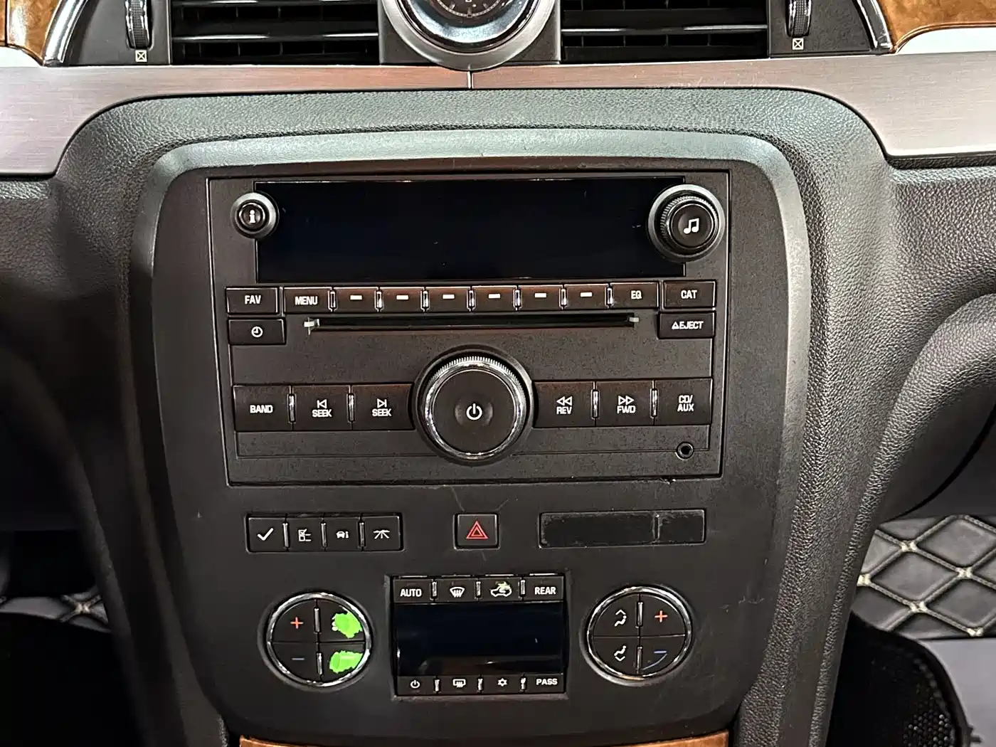 Buick Enclave 2010 3.6L Elite Edition фото 29