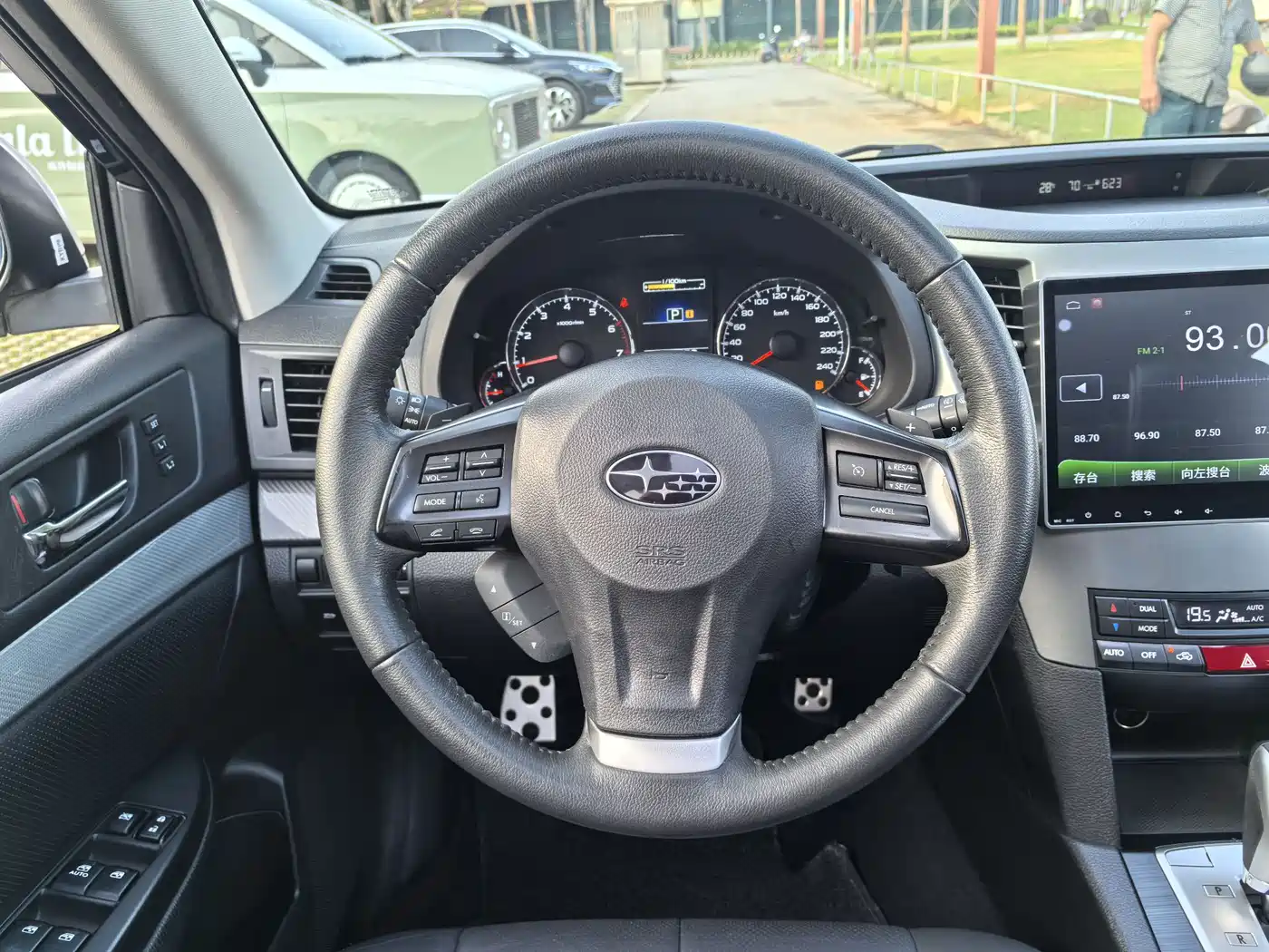 Subaru Outback 2014 2.5i Elegance Sport Edition фото 16