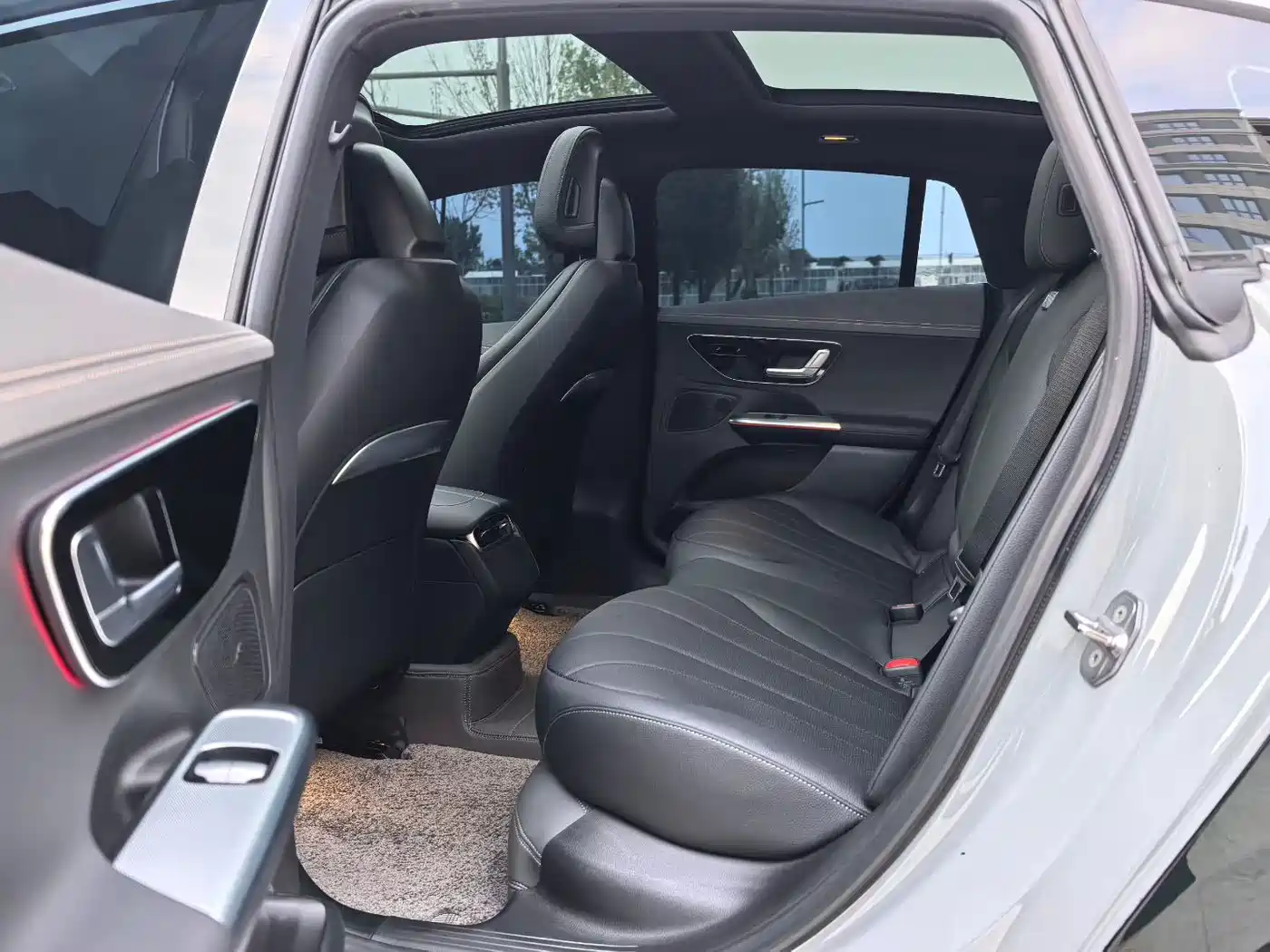 Mercedes-Benz EQE 2022 350 Luxury Edition фото 5