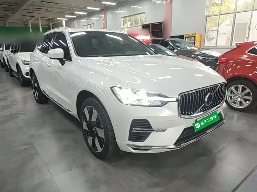 Фото 4 - Volvo XC60 Plug-in Hybrid