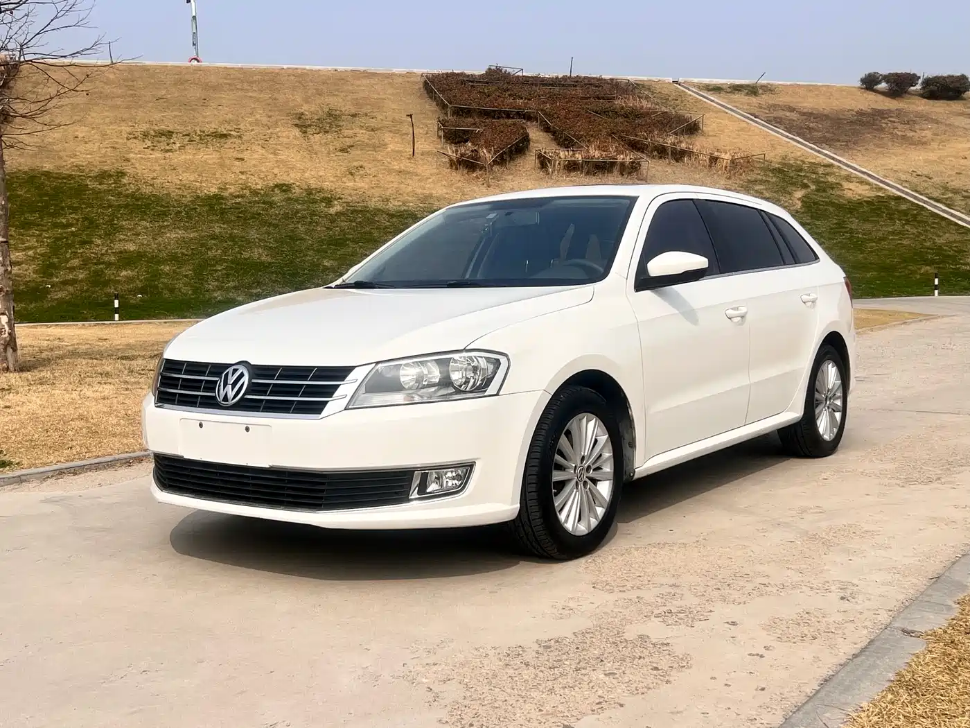 Volkswagen Lavida Tour 2013 1.4TSI Automatic Comfort