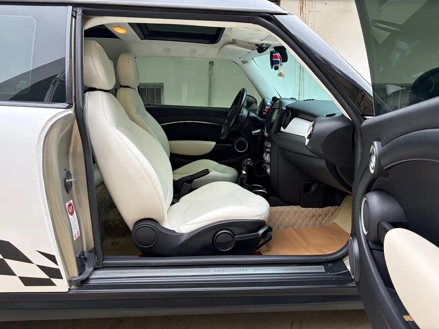 MINI CLUBMAN 2010 2010 1.6L COOPER Cheer