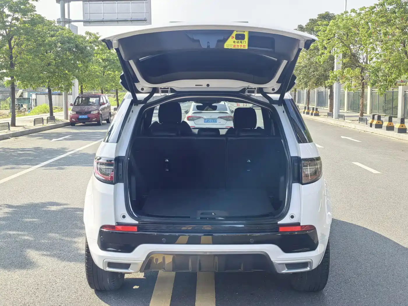 LAND ROVER DISCOVER NEW ENERGY SOURCES FOR SPORTS