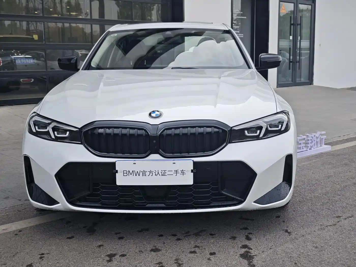 BMW 3 Series 2025 330Li M Sport Night Edition фото 2