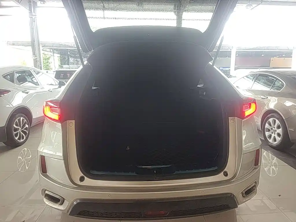 Honda UR-V 2017 2017 370TURBO AWD Prestige Edition China V