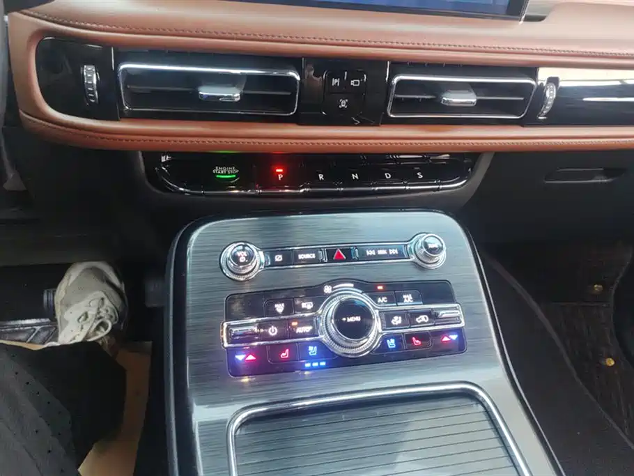 LINCOLN NAVIGATOR