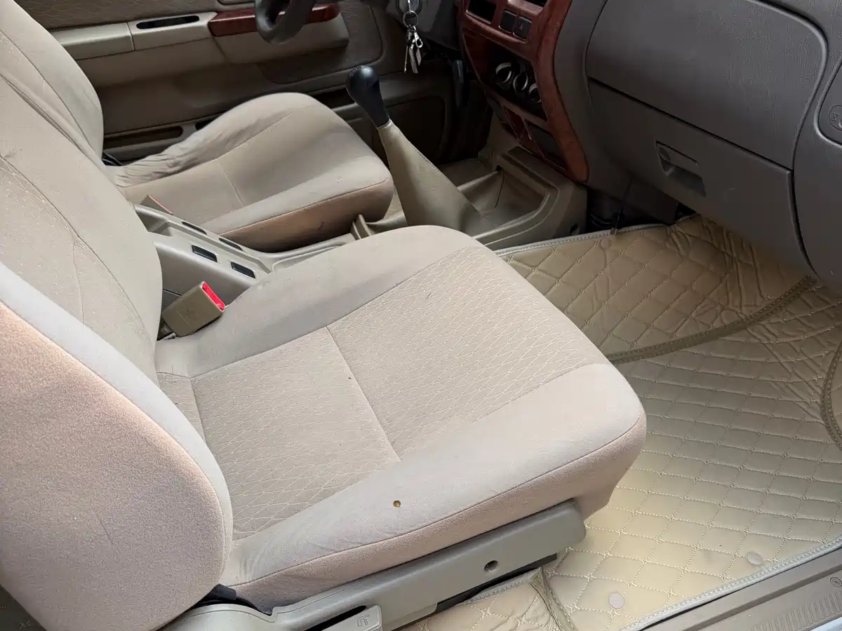 Nissan ZN Van 2015 2013 2.4L 2WD Luxury 5-seater
