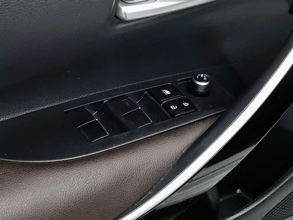 Toyota Corolla 2021 Hybrid 1.8L E-CVT Elite Edition фото 9