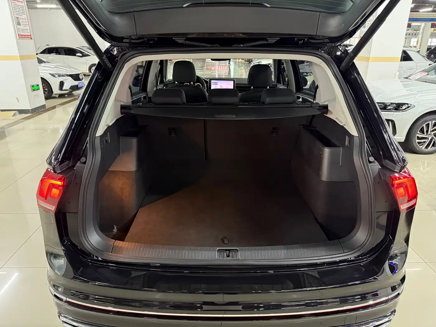 Volkswagen Tiguan L 2026 2025 330TSI Automatic 2WD R-Line Dragon Glory Edition