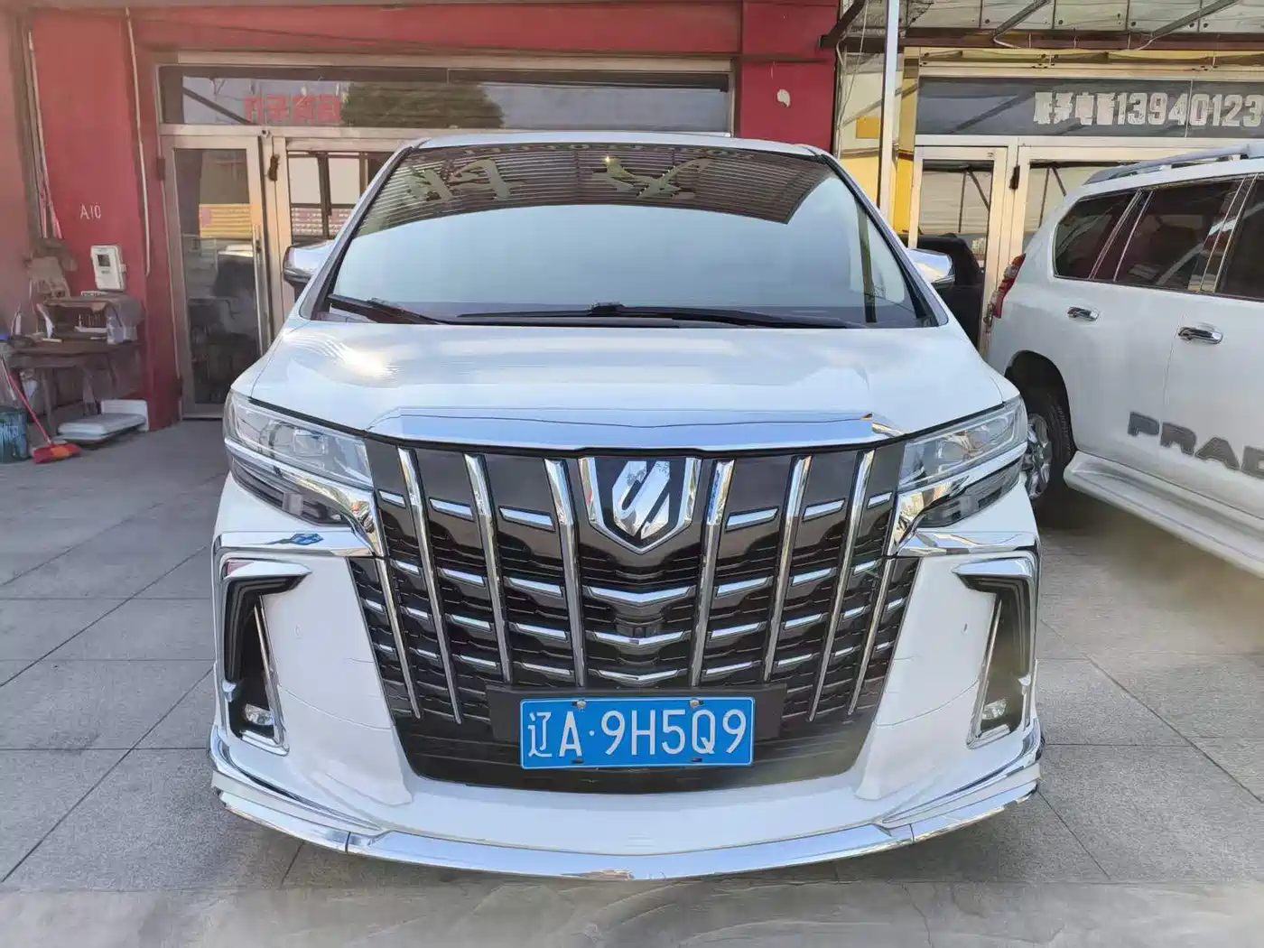 Toyota Alphard 2015 3.5L Luxury Edition фото 2