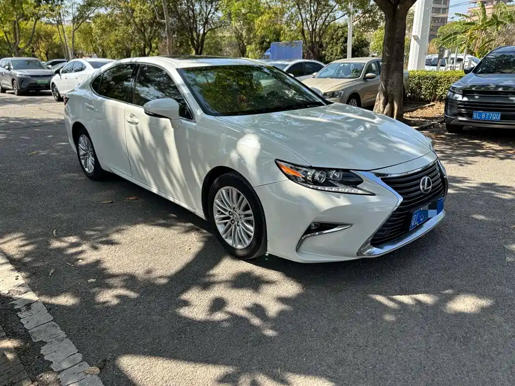 Lexus ES 2015 200 Elite Edition фото 3