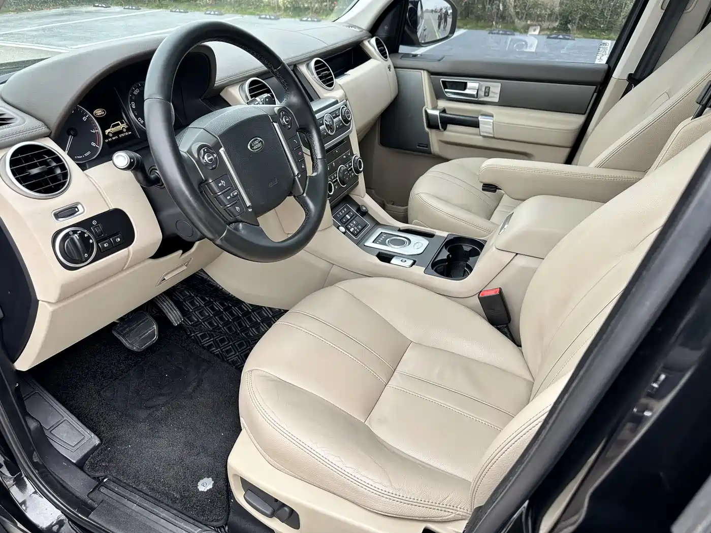 Land Rover Discovery 2016 3.0 SC V6 HSE Luxury фото 11