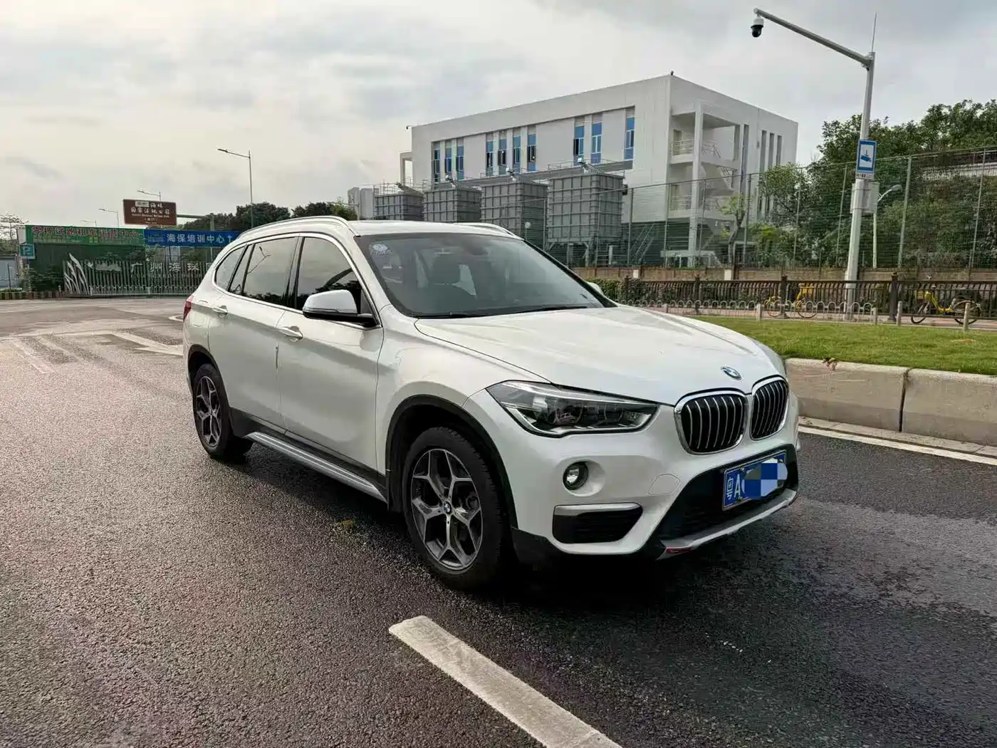 BMW X1 2019 sDrive18Li Premium Model фото 2