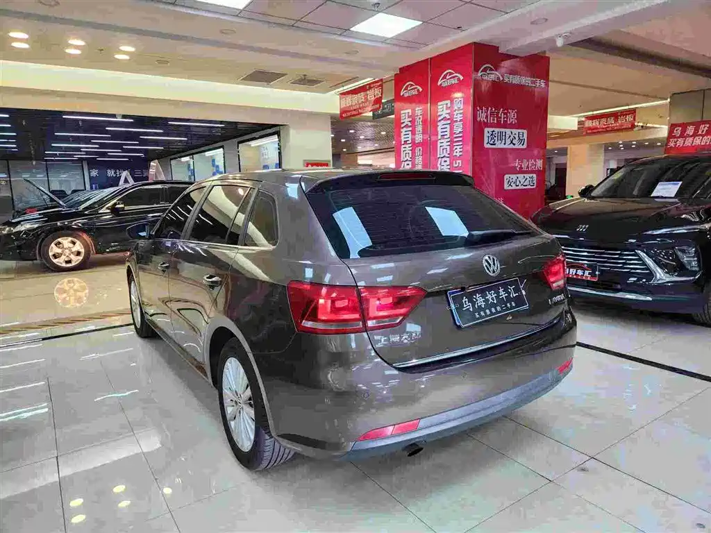 Volkswagen Lavida Tour 2015 1.6L Automatic Comfort Edition фото 13