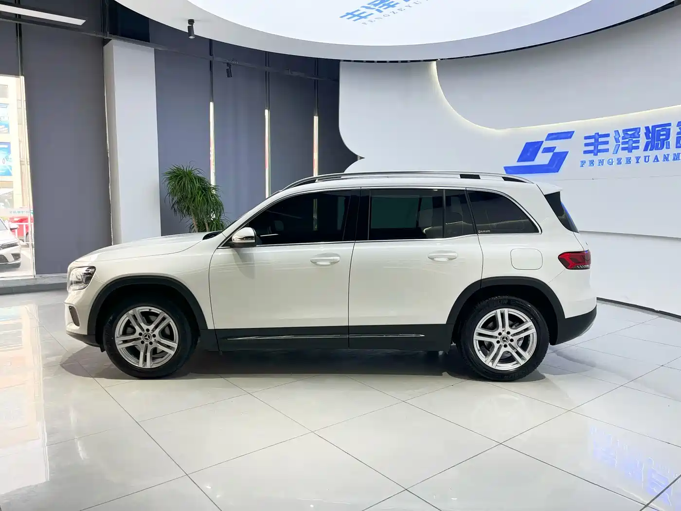Mercedes-Benz GLB 2022 Facelift II GLB 200 Dynamic фото 5
