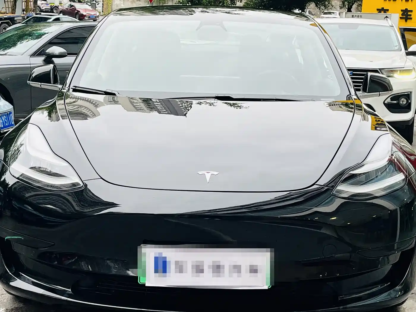 TESLA MODEL 3